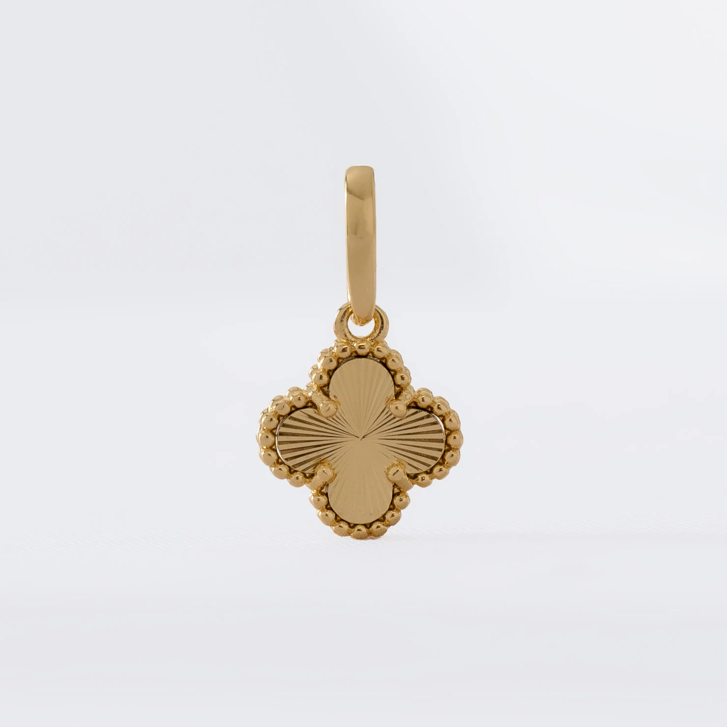 Dije trebol my sol clover en oro laminado 18K Piangere elegante
