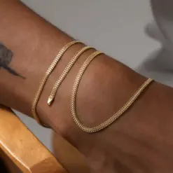 Pulsera arrow 2.6mm 19.5cm en oro laminado 18K Piangere moderna