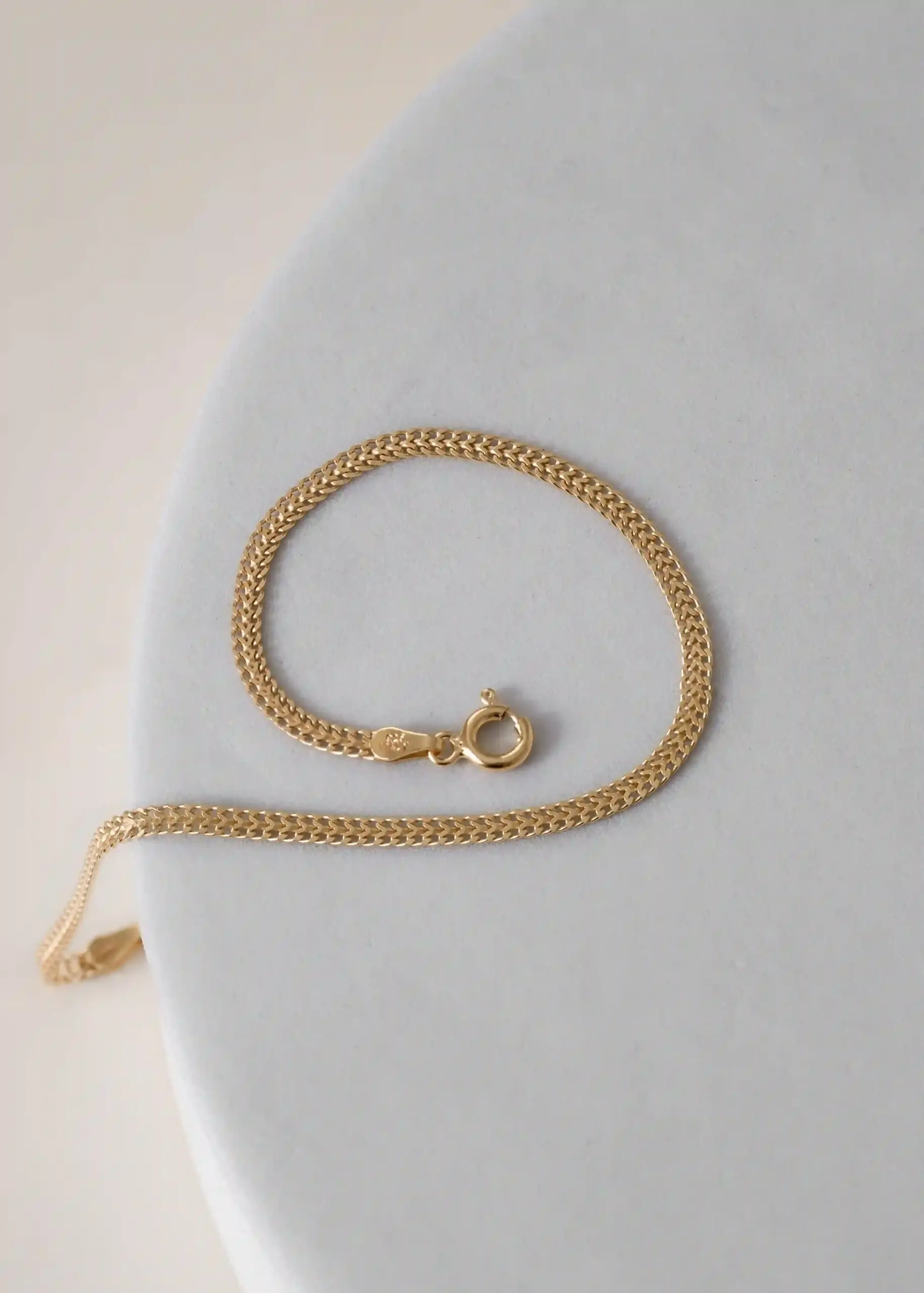 Pulsera arrow 2.6mm 19.5cm en oro laminado 18K Piangere moderna