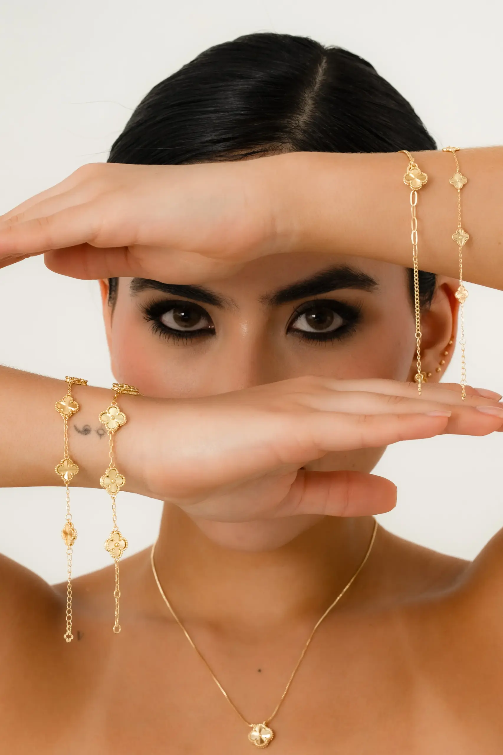 Pulsera mini clover 0.7mm 15cm con extension en oro laminado 18K Piangere delicada