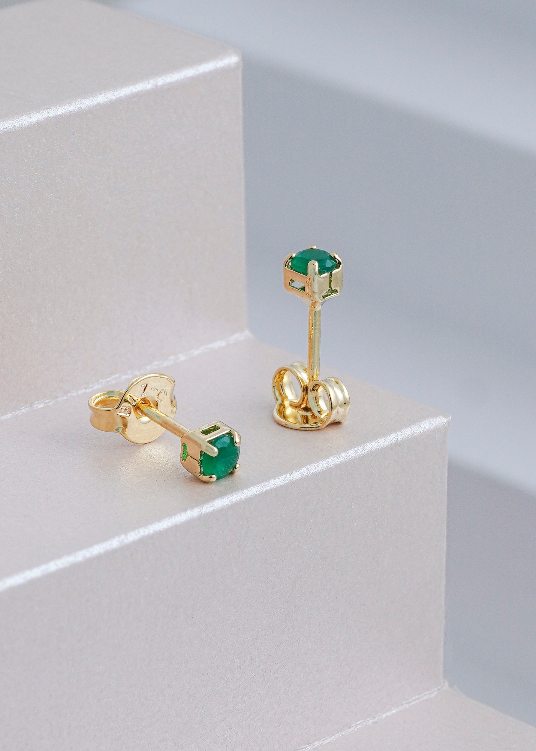 Arete Circonia Verde Caja 2.5 mm Piangere